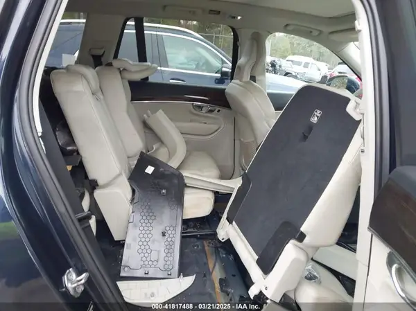 YV4A22PK2G1060042 2016 VOLVO XC90 - Image 8