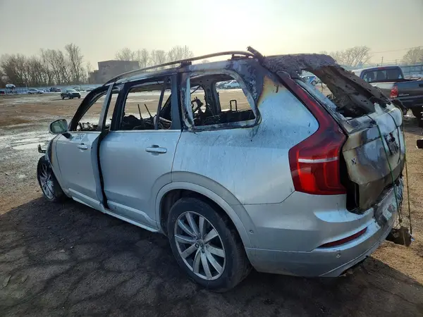 YV4A22PK2G1070764 2016 VOLVO XC90 - Image 2