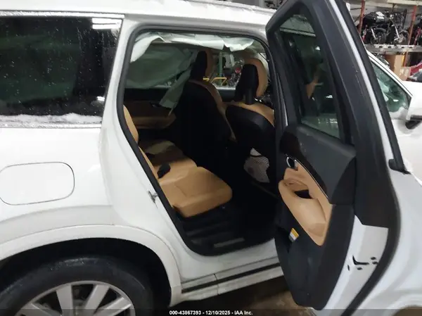 YV4A22PK2G1075396 2016 VOLVO XC90 - Image 8