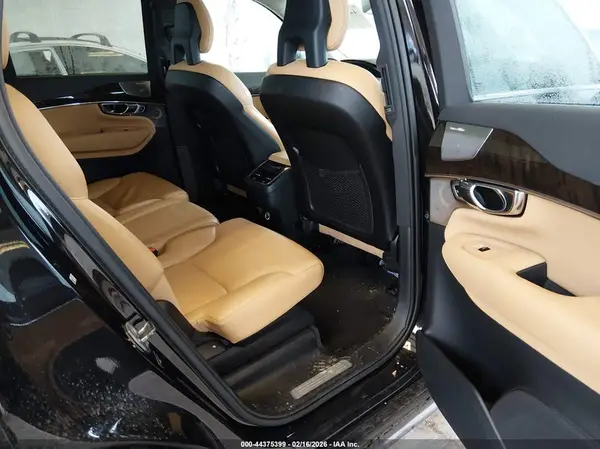 YV4A22PK2G1084079 2016 VOLVO XC90 - Image 8