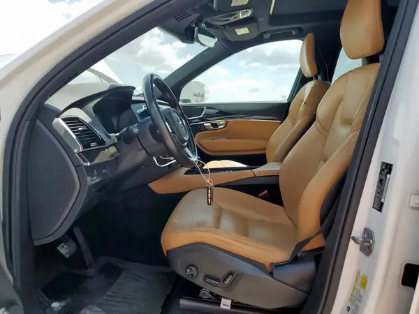 YV4A22PK2J1192970 2018 VOLVO XC90 - Image 8