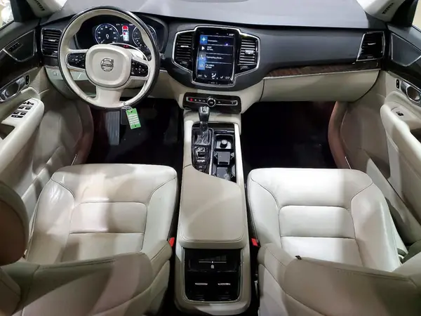 YV4A22PK2J1201067 2018 VOLVO XC90 - Image 8