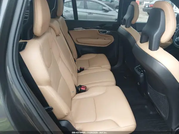 YV4A22PK2J1216751 2018 VOLVO XC90 - Image 8
