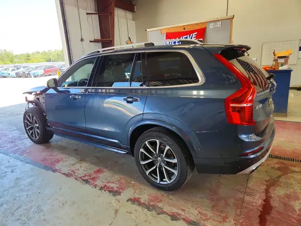YV4A22PK2J1218094 2018 VOLVO XC90 - Image 2