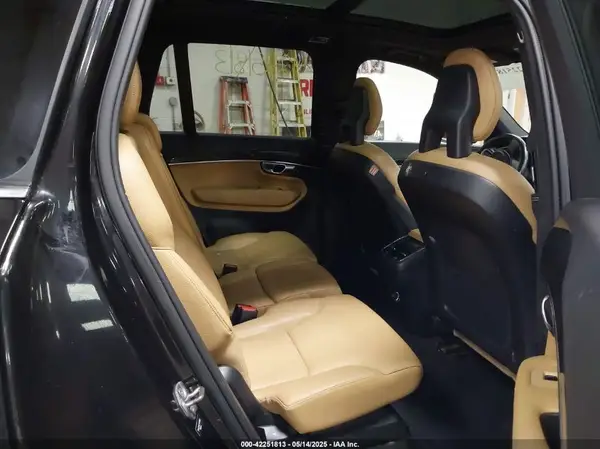 YV4A22PK2J1321659 2018 VOLVO XC90 - Image 8