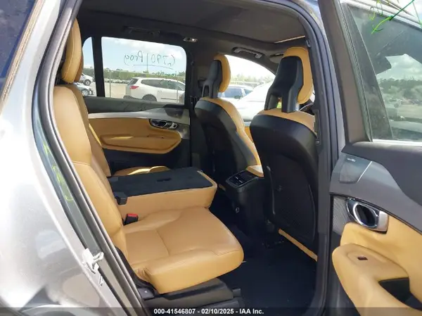 YV4A22PK2J1323959 2018 VOLVO XC90 - Image 8