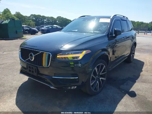 YV4A22PK2J1331432 2018 VOLVO XC90 - Image 2