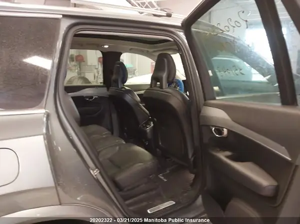 YV4A22PK2J1351048 2018 VOLVO XC90 - Image 8