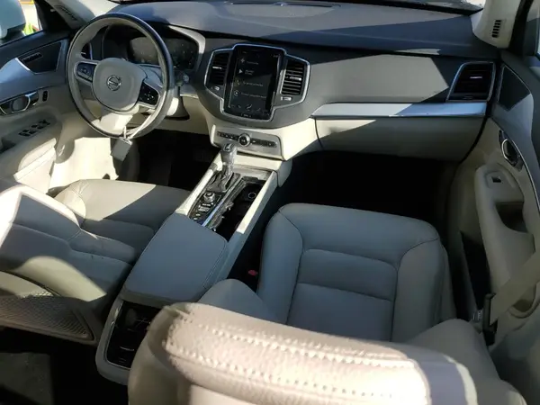 YV4A22PK2J1368223 2018 VOLVO XC90 - Image 8