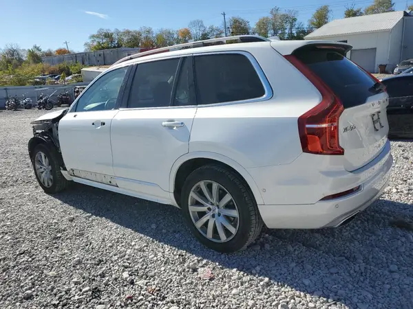 YV4A22PK2J1372711 2018 VOLVO XC90 - Image 2