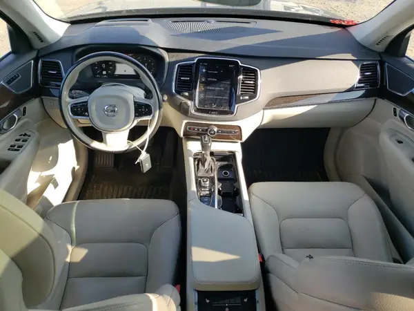 YV4A22PK2J1373082 2018 VOLVO XC90 - Image 8