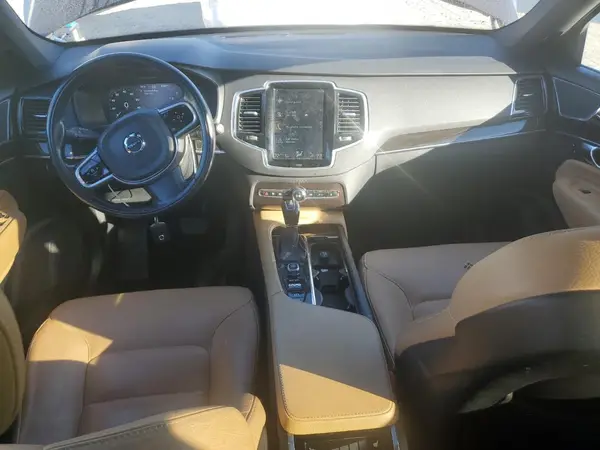 YV4A22PK2J1375737 2018 VOLVO XC90 - Image 8