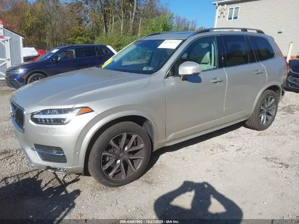 YV4A22PK2J1376810 2018 VOLVO XC90 - Image 2