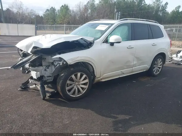 YV4A22PK2J1379884 2018 VOLVO XC90 - Image 2