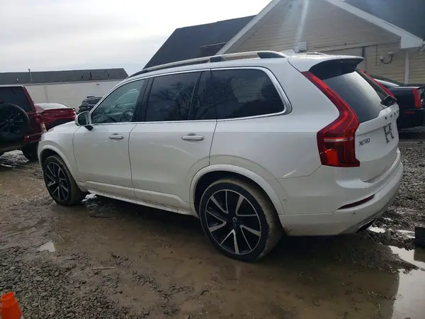 YV4A22PK2J1386463 2018 VOLVO XC90 - Image 2