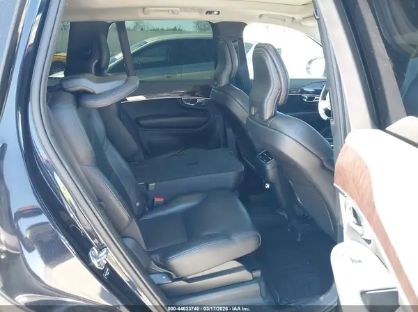 YV4A22PK2K1416742 2019 VOLVO XC90 - Image 8