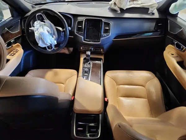 YV4A22PK2K1420094 2019 VOLVO XC90 - Image 8