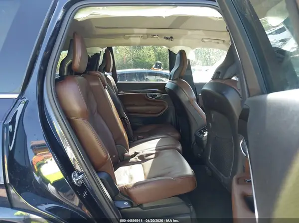 YV4A22PK2K1424730 2019 VOLVO XC90 - Image 8