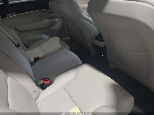 YV4A22PK2K1441754 2019 VOLVO XC90 - Image 8