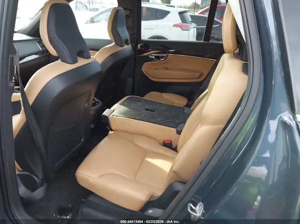 YV4A22PK2K1491697 2019 VOLVO XC90 - Image 8