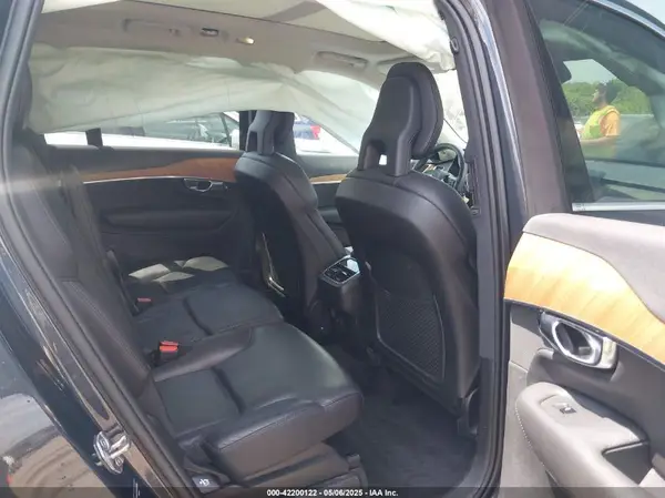 YV4A22PK2N1782723 2022 VOLVO XC90 - Image 8