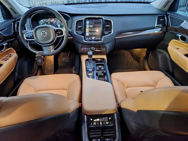 YV4A22PK3G1071244 2016 VOLVO XC90 - Image 8