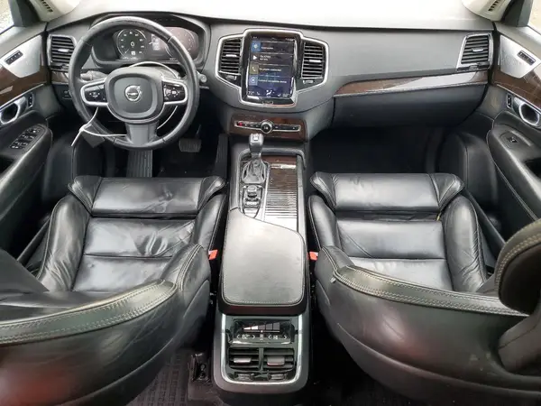 YV4A22PK3H1124042 2017 VOLVO XC90 - Image 8