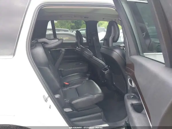 YV4A22PK3H1138975 2017 VOLVO XC90 - Image 8
