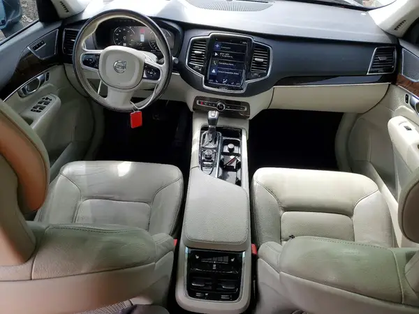 YV4A22PK3H1143643 2017 VOLVO XC90 - Image 8