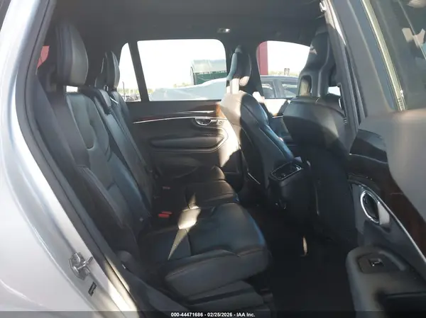 YV4A22PK3H1153704 2017 VOLVO XC90 - Image 8