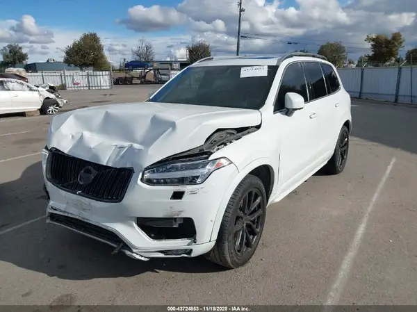 YV4A22PK3H1181969 2017 VOLVO XC90 - Image 2