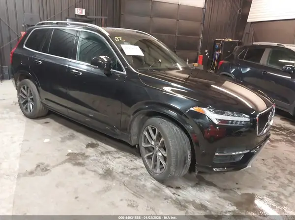 YV4A22PK3J1192833 2018 VOLVO XC90 - Image 1