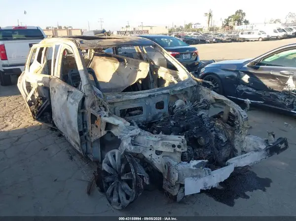 YV4A22PK3J1208951 2018 VOLVO XC90 - Image 1