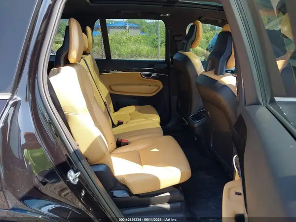 YV4A22PK3J1209114 2018 VOLVO XC90 - Image 8