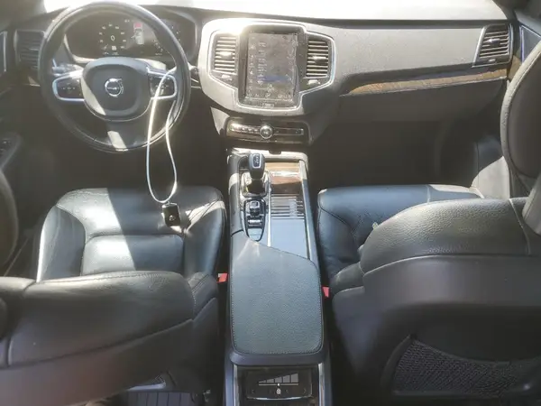 YV4A22PK3J1215611 2018 VOLVO XC90 - Image 8