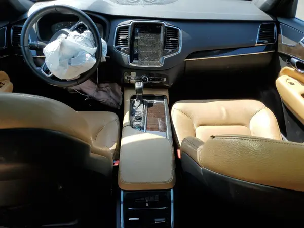 YV4A22PK3J1322352 2018 VOLVO XC90 - Image 8