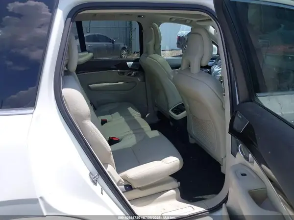 YV4A22PK3J1334310 2018 VOLVO XC90 - Image 8