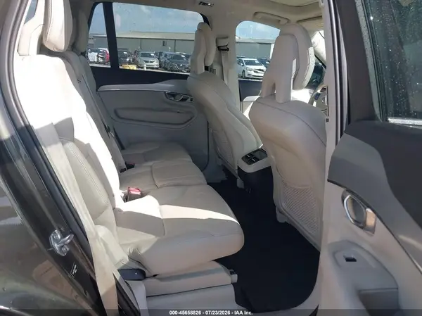 YV4A22PK3J1361054 2018 VOLVO XC90 - Image 8