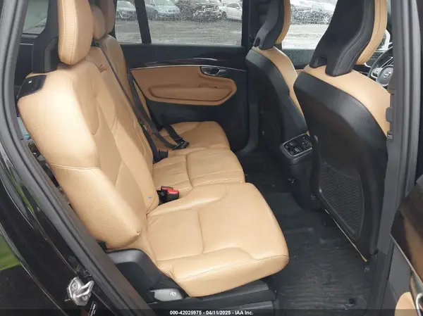 YV4A22PK3K1470213 2019 VOLVO XC90 - Image 8
