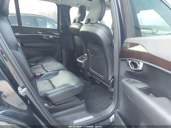 YV4A22PK3K1491353 2019 VOLVO XC90 - Image 8
