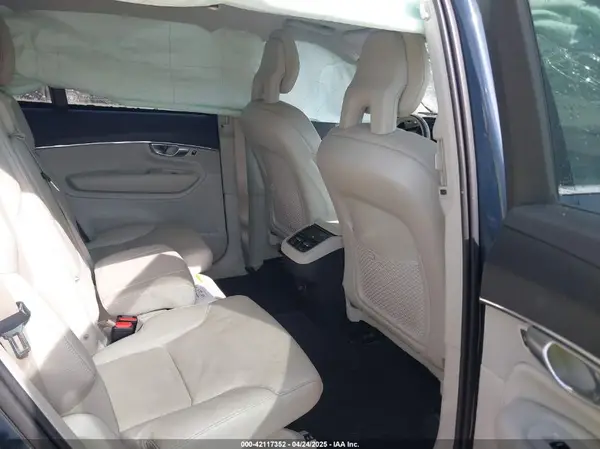 YV4A22PK3L1537541 2020 VOLVO XC90 - Image 8