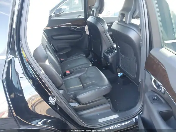 YV4A22PK4G1033313 2016 VOLVO XC90 - Image 8