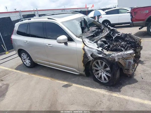 YV4A22PK4G1037040 2016 VOLVO XC90 - Image 1