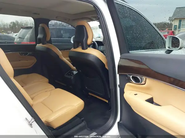 YV4A22PK4G1037586 2016 VOLVO XC90 - Image 8