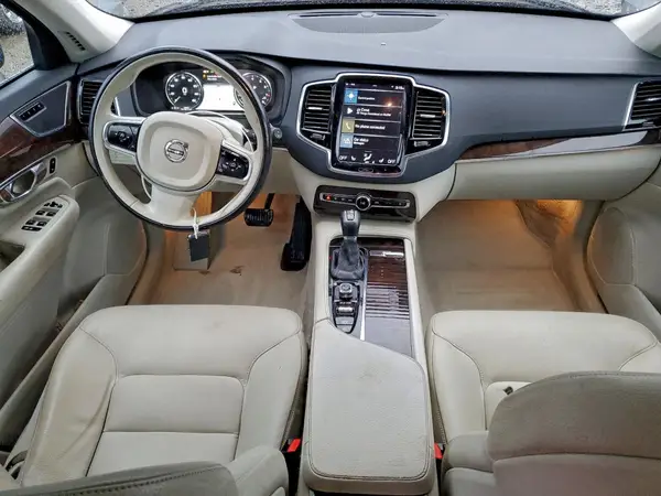 YV4A22PK4G1047745 2016 VOLVO XC90 - Image 8
