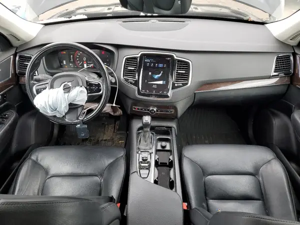 YV4A22PK4G1068773 2016 VOLVO XC90 - Image 8