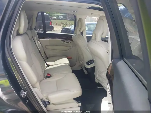 YV4A22PK4G1073522 2016 VOLVO XC90 - Image 8