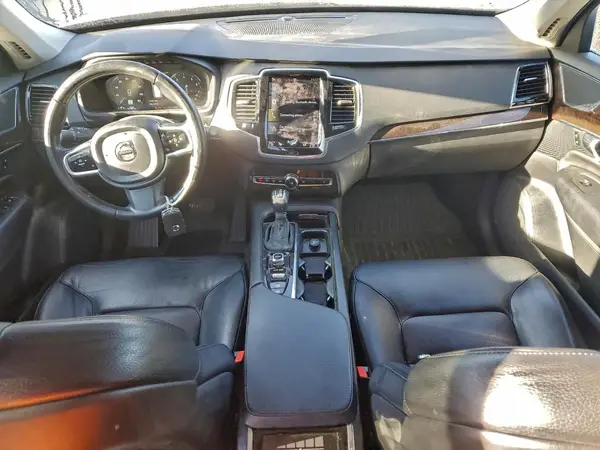 YV4A22PK4H1110098 2017 VOLVO XC90 - Image 8