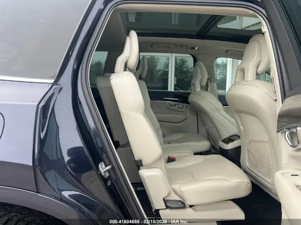 YV4A22PK4H1122879 2017 VOLVO XC90 - Image 8