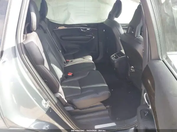 YV4A22PK4H1128200 2017 VOLVO XC90 - Image 8